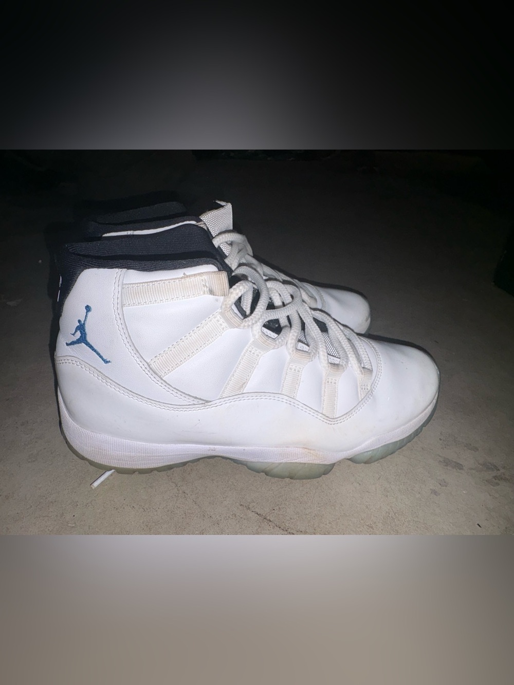 Jordan 11 Retro Legend Blue Sneakers